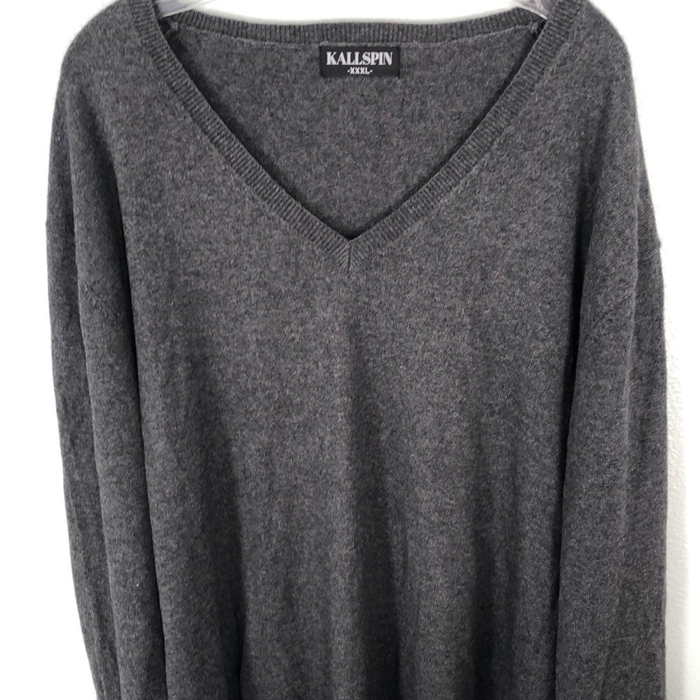Kallspin Vneck sweater.  Size 3XL.